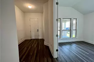 577 Elm Green St, Hutto, TX 78634 - Photo 5