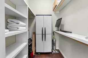 802 S 1st St, Austin, TX 78704 - Photo 17