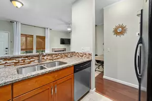 802 S 1st St, Austin, TX 78704 - Photo 7