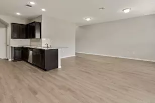 516 E Slaughter Ln, Austin, TX 78744 - Photo 5