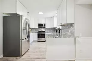 7302 Meadowood Dr Dr, Austin, TX 78723 - Photo 17