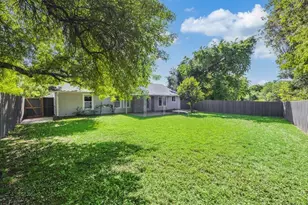 7302 Meadowood Dr Dr, Austin, TX 78723 - Photo 3