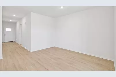 25525 Farmers Crop Lane, Elgin, TX 78621 - Photo 7