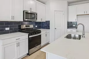 25525 Farmers Crop Ln, Elgin, TX 78621 - Photo 29
