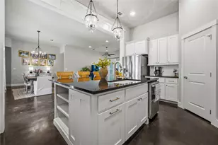 802 Wilkes St, Smithville, TX 78957 - Photo 7