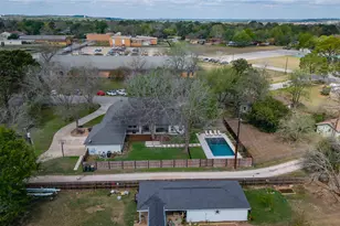 802 Wilkes St, Smithville, TX 78957 - Photo 27