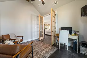 802 Wilkes St, Smithville, TX 78957 - Photo 11