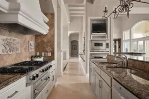 6505 W Courtyard Dr, Austin, TX 78730 - Photo 21