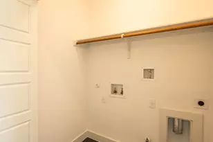 7204 Bassett Ct, Austin, TX 78741 - Photo 23