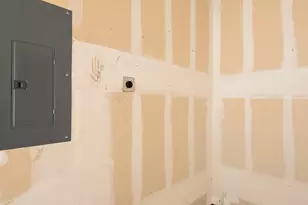 7204 Bassett Ct, Austin, TX 78741 - Photo 27