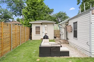 2609 Willow St, Austin, TX 78702 - Photo 23