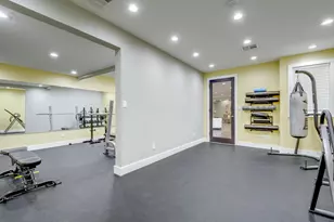 935 La Posada Dr, Austin, TX 78752 - Photo 33