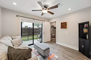 935 La Posada Dr, Austin, TX 78752 - Photo 19
