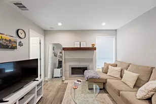 935 La Posada Dr, Austin, TX 78752 - Photo 9