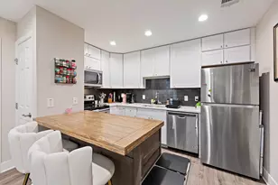 935 La Posada Dr, Austin, TX 78752 - Photo 1