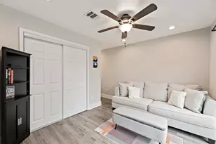 935 La Posada Dr, Austin, TX 78752 - Photo 19