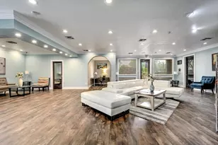 935 La Posada Dr, Austin, TX 78752 - Photo 39
