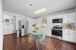 2902 Hill View Cove, Round Rock, TX 78664 - Photo 11