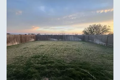 502 Thunderstorm Avenue, Lockhart, TX 78644 - Photo 31