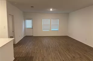 502 Thunderstorm Ave, Lockhart, TX 78644 - Photo 7