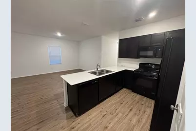 502 Thunderstorm Avenue, Lockhart, TX 78644 - Photo 11