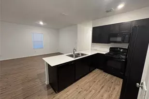 502 Thunderstorm Ave, Lockhart, TX 78644 - Photo 11