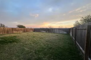 502 Thunderstorm Ave, Lockhart, TX 78644 - Photo 33