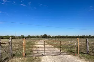 111 Chris Ln, Florence, TX 76527 - Photo 23