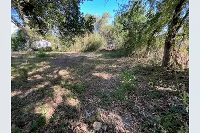 1005 W 8th Street, Cameron, TX 76520 - Photo 5