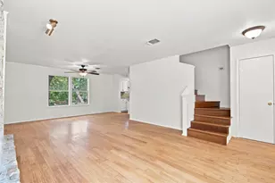 10010 Wildflower Ln, Austin, TX 78733 - Photo 5