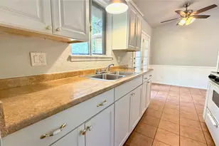 5213 Halmark Dr, Austin, TX 78723 - Photo 7