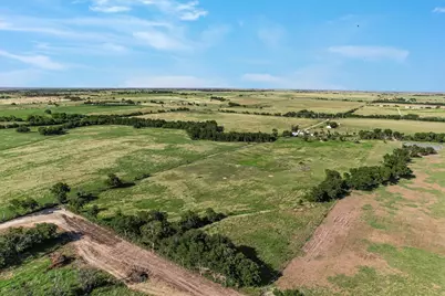3007 County Road 303, Jarrell, TX 76537 - Photo 29