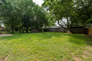 903 Mimosa Dr, Lockhart, TX 78644 - Photo 15