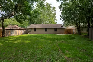 903 Mimosa Dr, Lockhart, TX 78644 - Photo 13