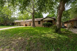 903 Mimosa Dr, Lockhart, TX 78644 - Photo 1