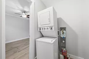 2401 Manor Rd, Austin, TX 78722 - Photo 15