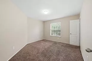 12621 Waynespur Ln, Elgin, TX 78621 - Photo 15