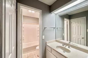 3111 Tom Green St, Austin, TX 78705 - Photo 15