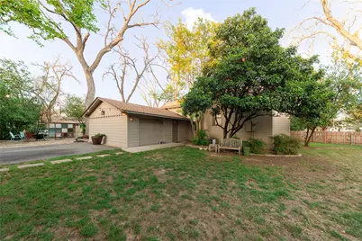 1202 Pecan Street, Bastrop, TX 78602 - Photo 29