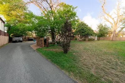 1202 Pecan Street, Bastrop, TX 78602 - Photo 31
