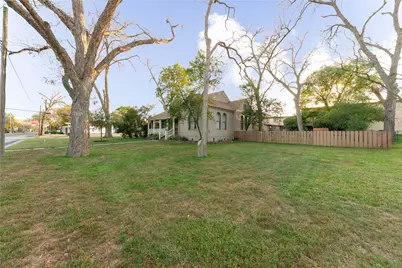 1202 Pecan Street, Bastrop, TX 78602 - Photo 33