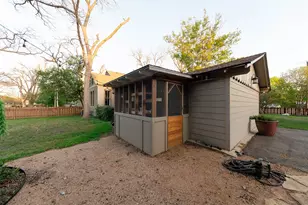 1202 Pecan St, Bastrop, TX 78602 - Photo 25