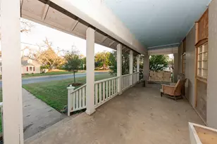 1202 Pecan St, Bastrop, TX 78602 - Photo 23