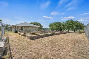 851 San Gabriel Dr, Liberty Hill, TX 78642 - Photo 33