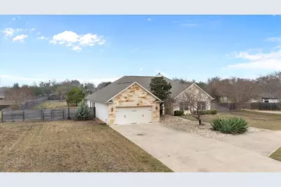 106 Spring Meadow, Bastrop, TX 78602 - Photo 5