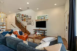 2812 Oak Springs Dr, Austin, TX 78702 - Photo 7