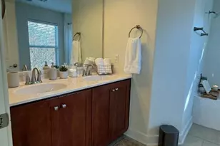 1601 Miriam Ave, Austin, TX 78702 - Photo 13