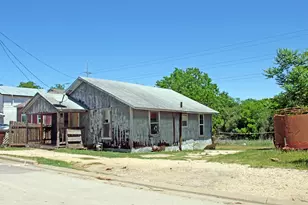 730 Chihuahua St, Lockhart, TX 78644 - Photo 9