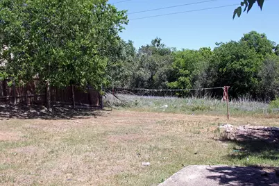 730 Chihuahua Street, Lockhart, TX 78644 - Photo 7