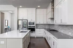 505 Lodge Ct, Liberty Hill, TX 78642 - Photo 15